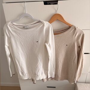 Set of two Tommy Hilfiger Crew Neck Sweaters in White and Beige.